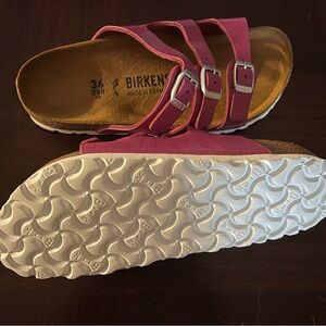 ABSOLUTELY GORGEOUS MAGENTA BIRKENSTOCK SANDALS